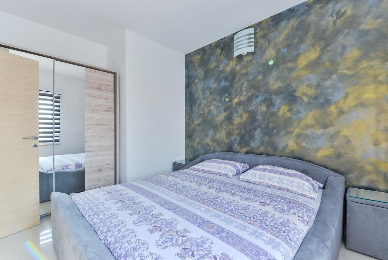 Apartments Mavracic Vir Exterior foto
